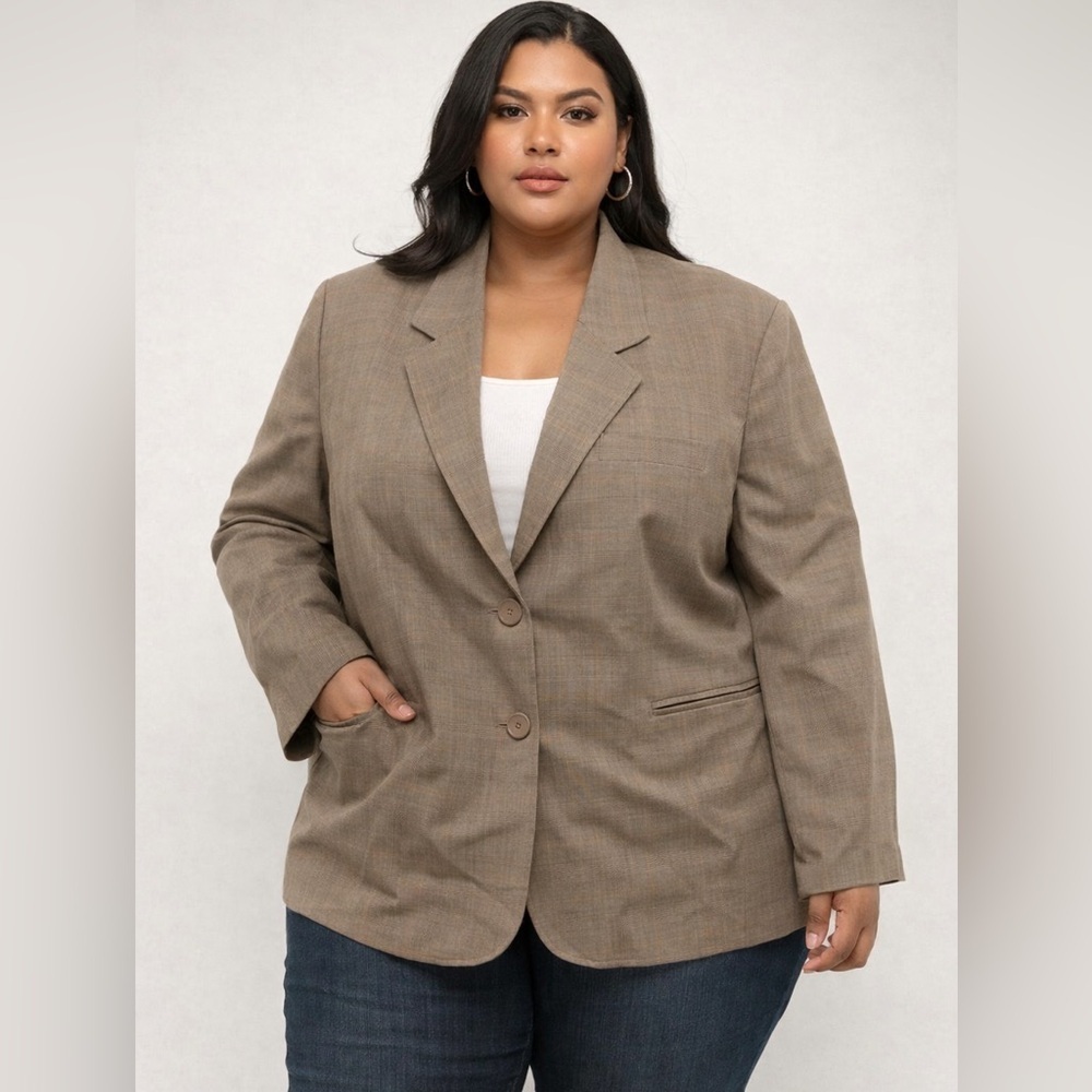 Justin Taylor Women’s Plus Brown Plaid Blazer Jacket - Front Pockets.  Size: 24W